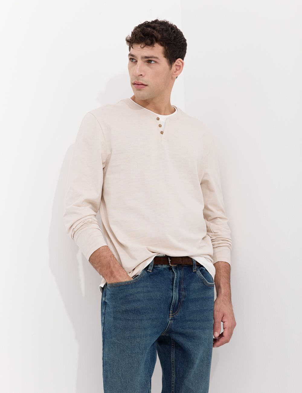 טי-שירט ארוכה במראה שכבות