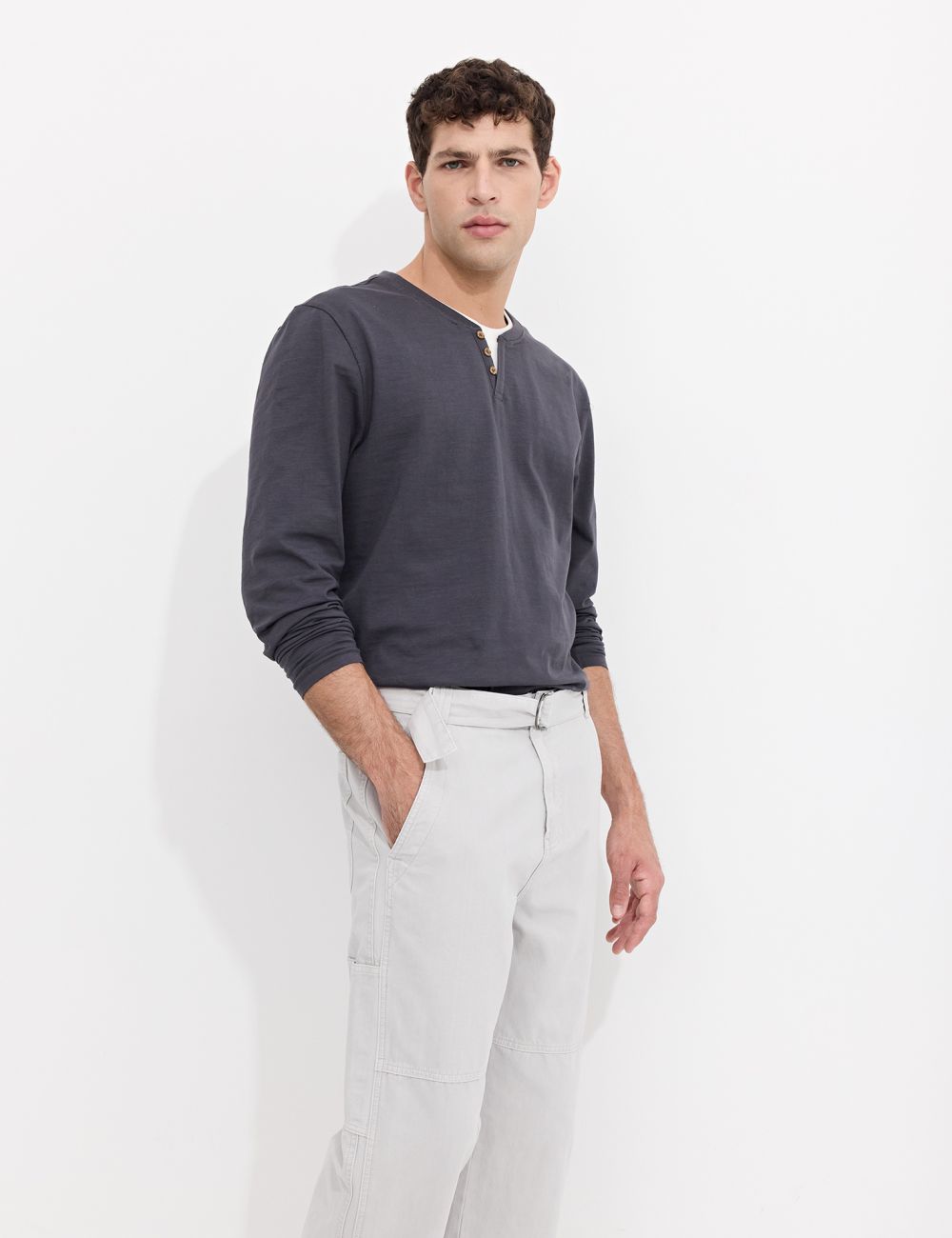 טי-שירט ארוכה במראה שכבות