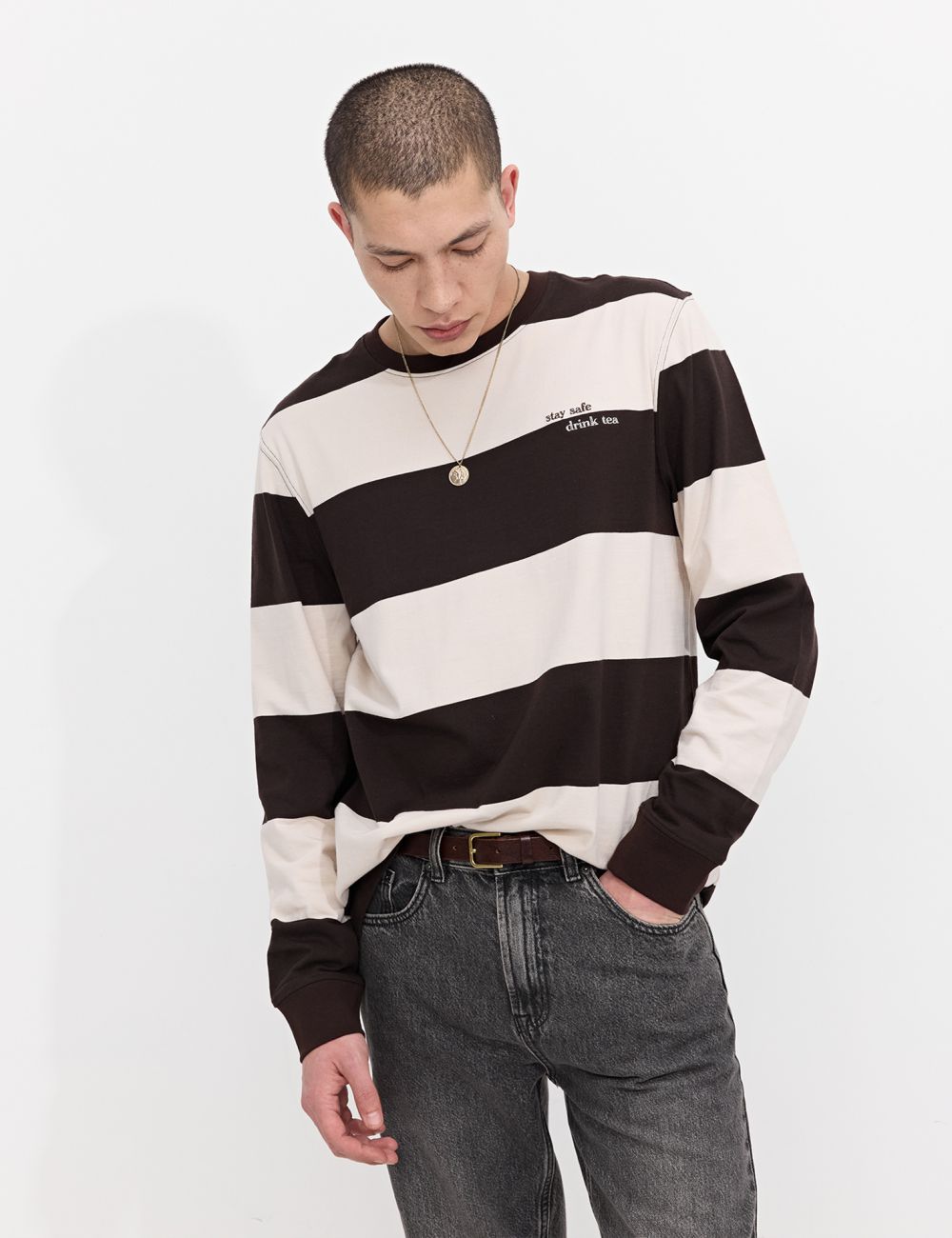 טישירט ארוכה עם דפוס פסים