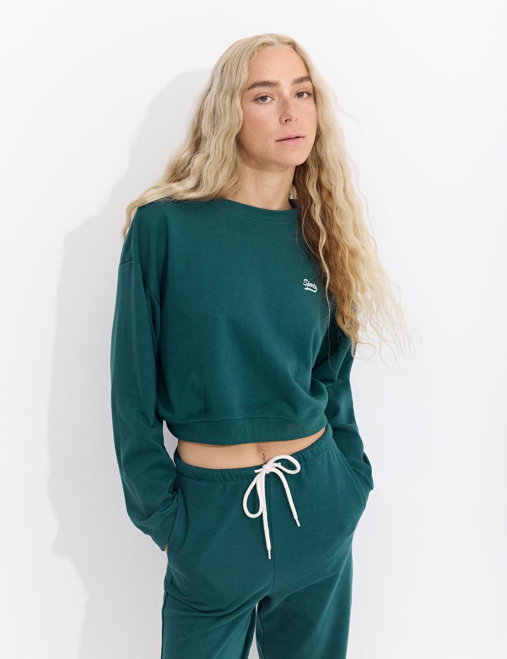 סווטשירט קצר