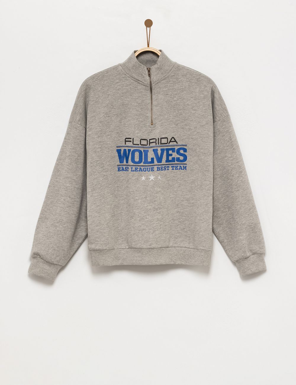 סווטשירט עם צווארון גבוה