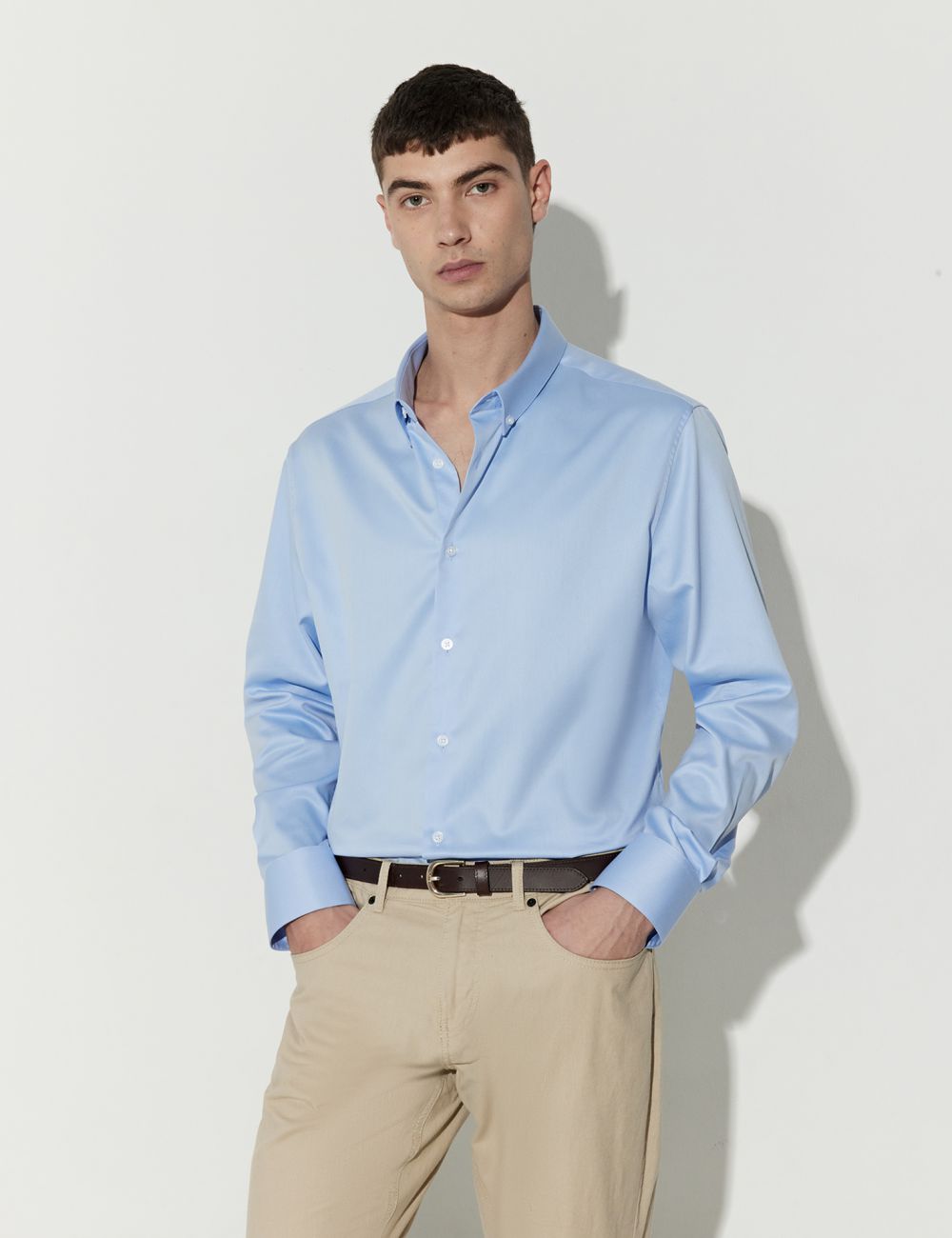 חולצה מכופתרת אל קמט בגזרת REGULAR