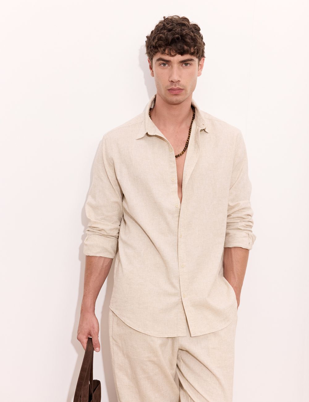 חולצת בד מכופתרת