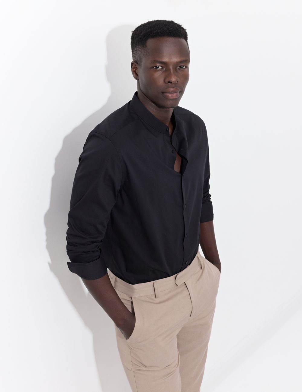 חולצה בגזרת סופר סלים