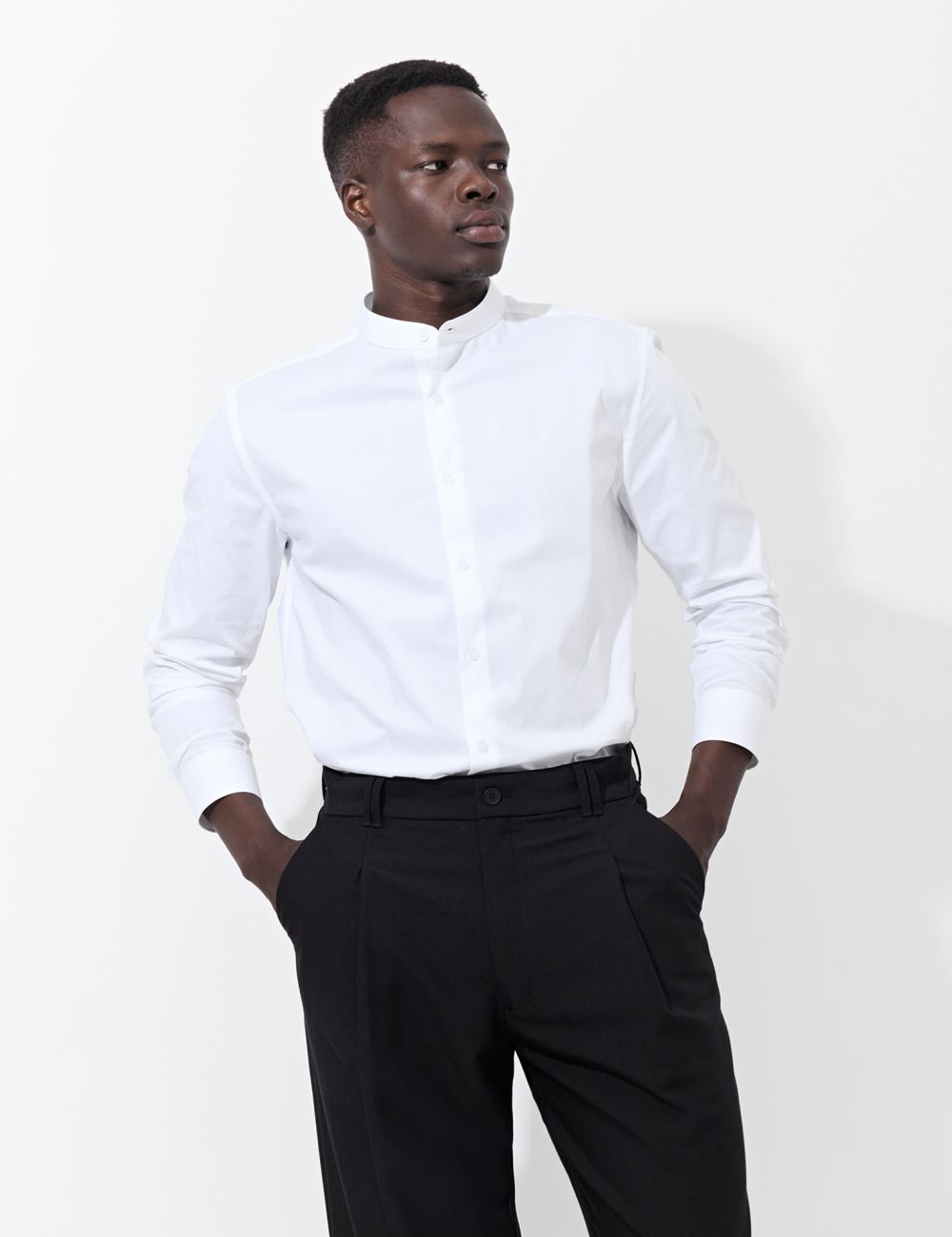 חולצה בגזרת סופר סלים