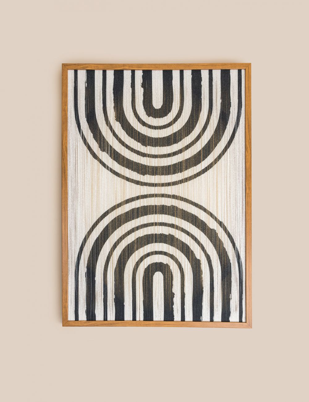 תמונה עם מסגרת עץ קשתות