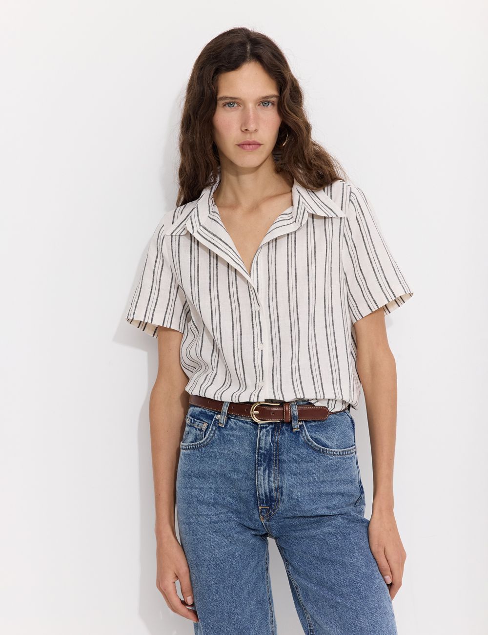 חולצת פסים מכופתרת