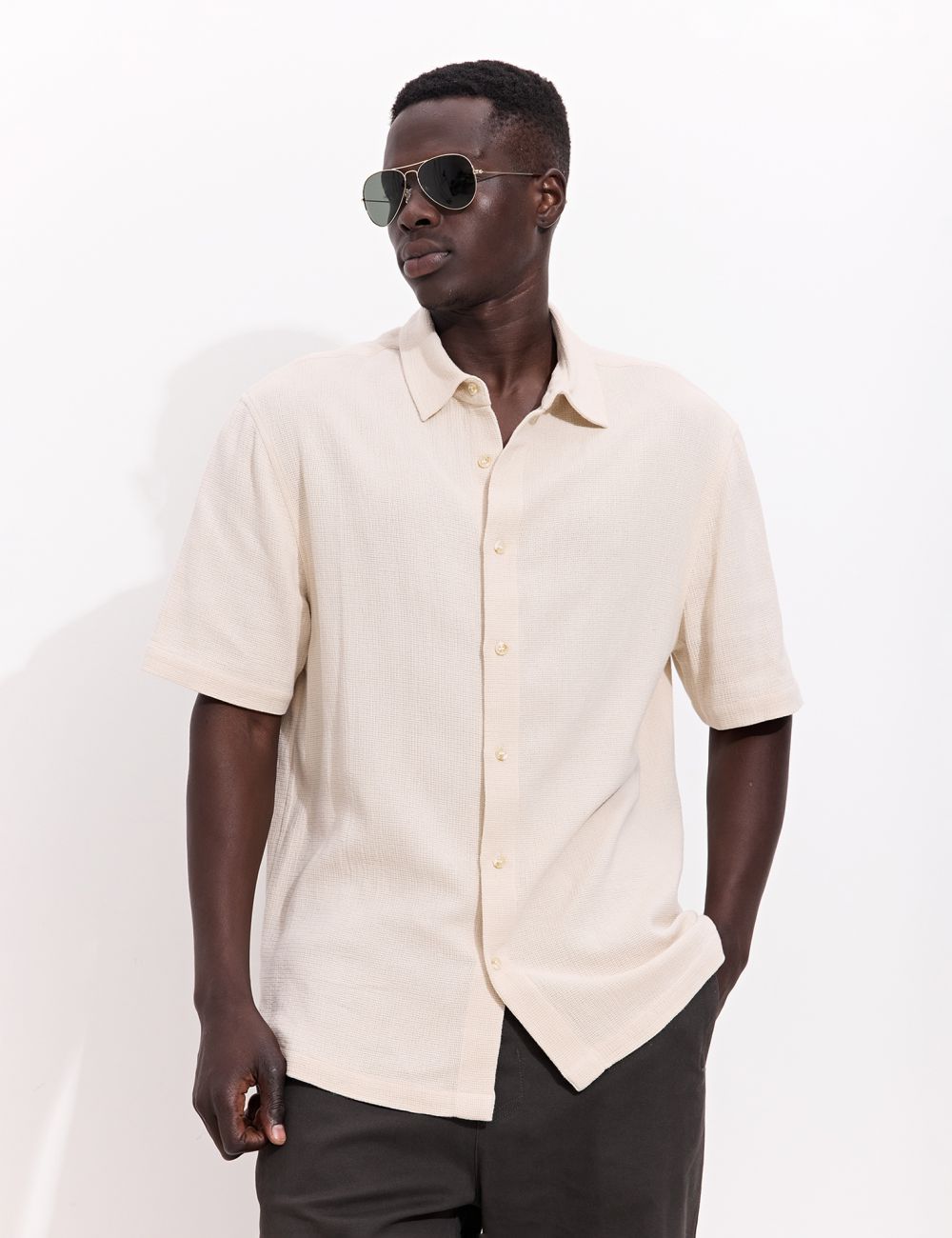 מכופתרת קצרה