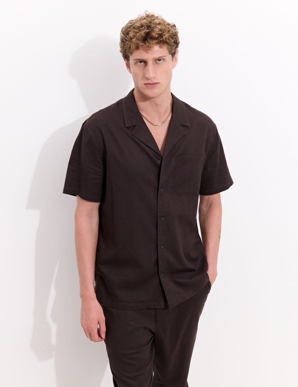 מכופתרת ריזורט