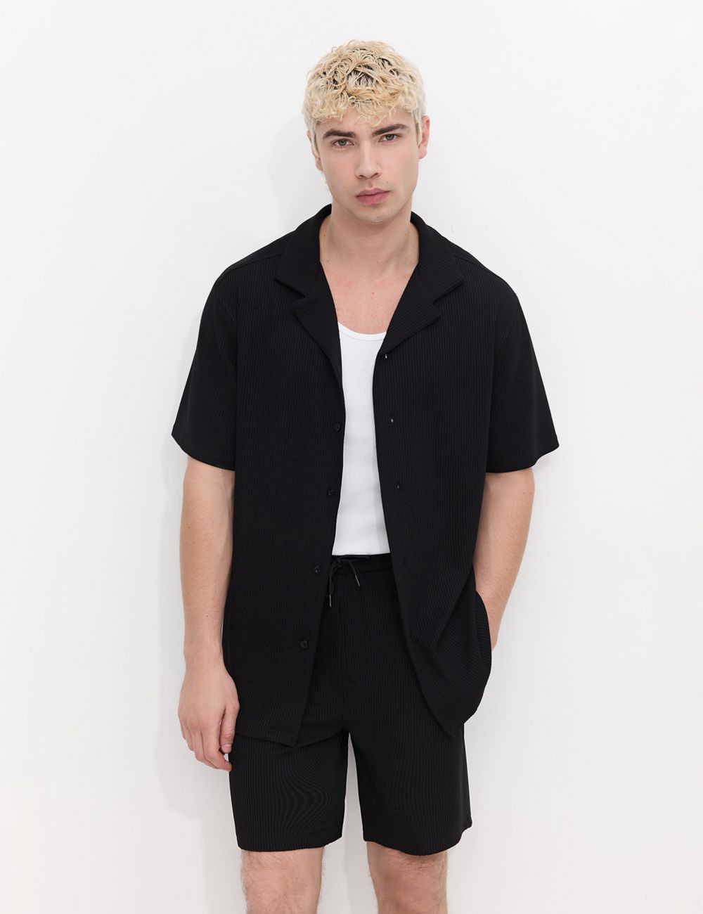 חולצת ריזורט עם טקסטורה