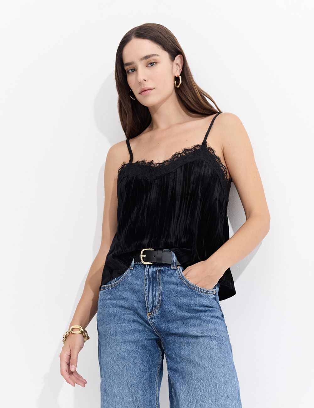 גופית קטיפה בשילוב תחרה