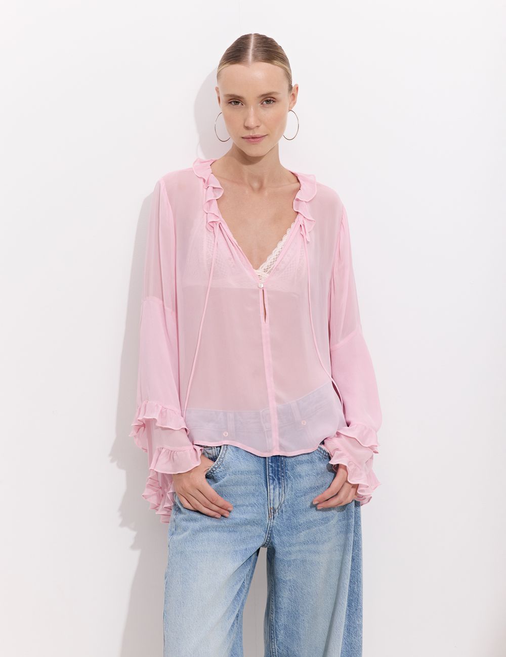 חולצת שיפון עם וולנים