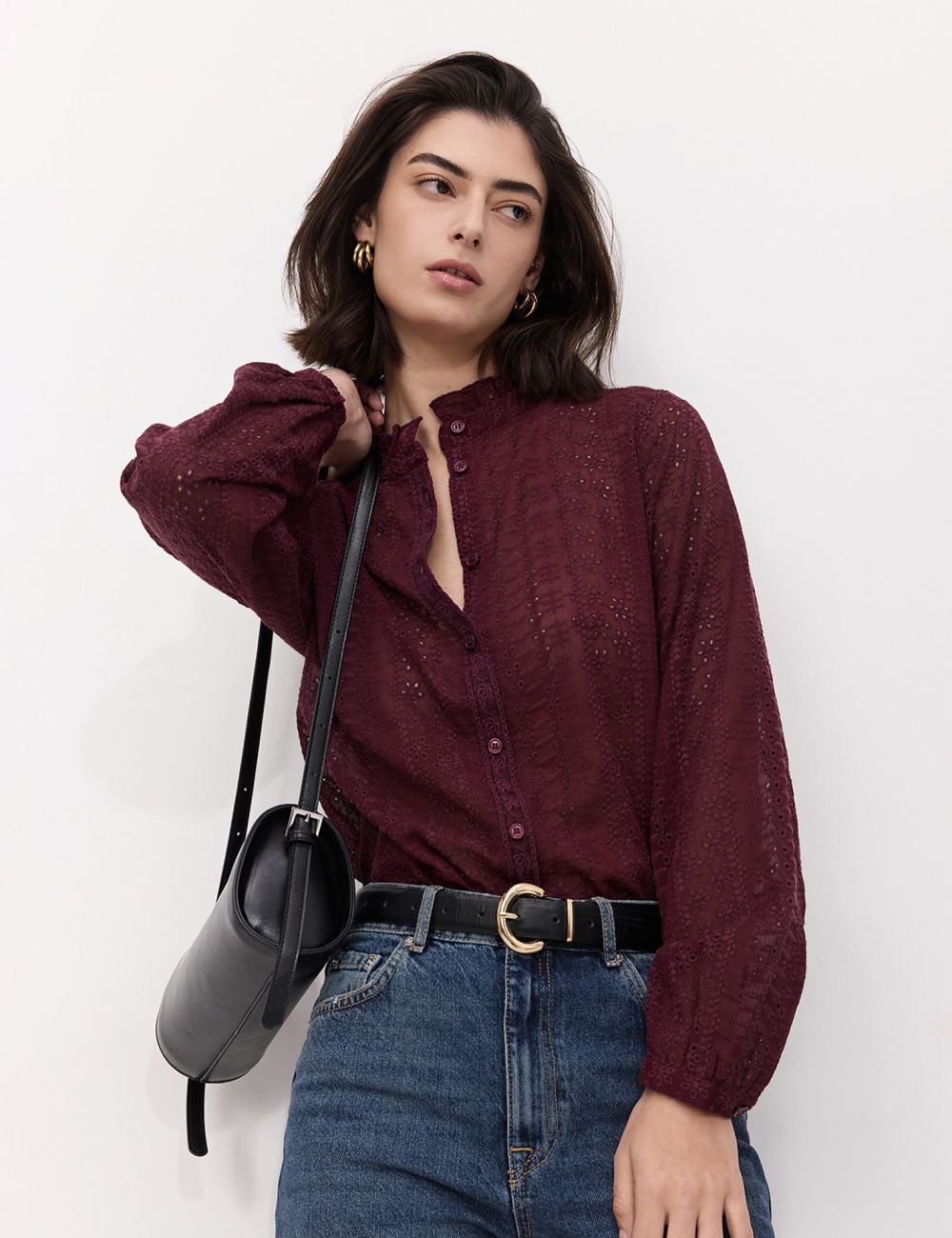 חולצת אריג מכופתרת בד רקום