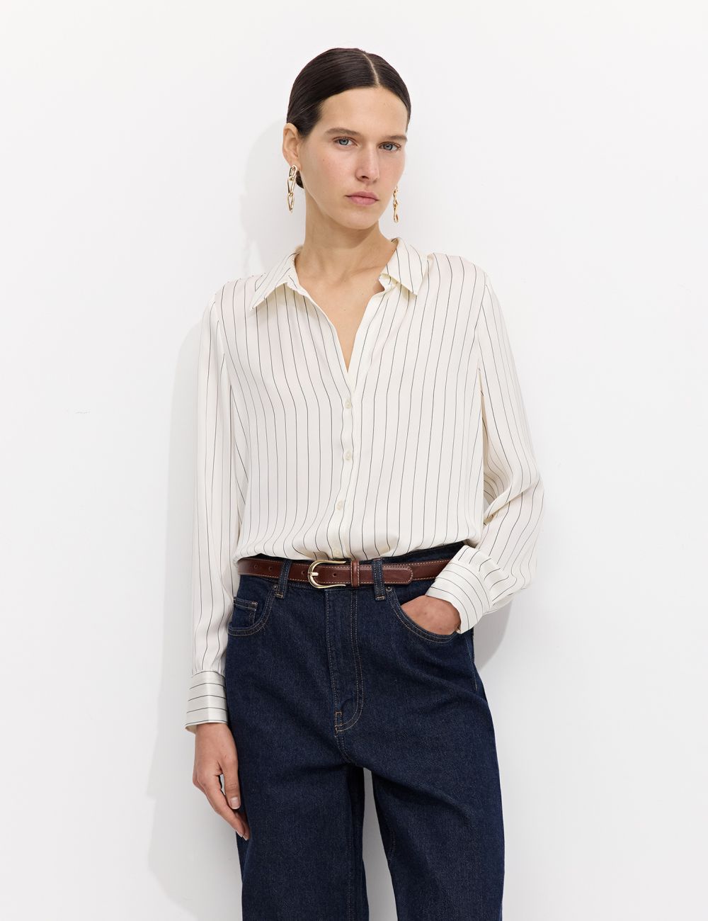 חולצת סאטן מכופתרת