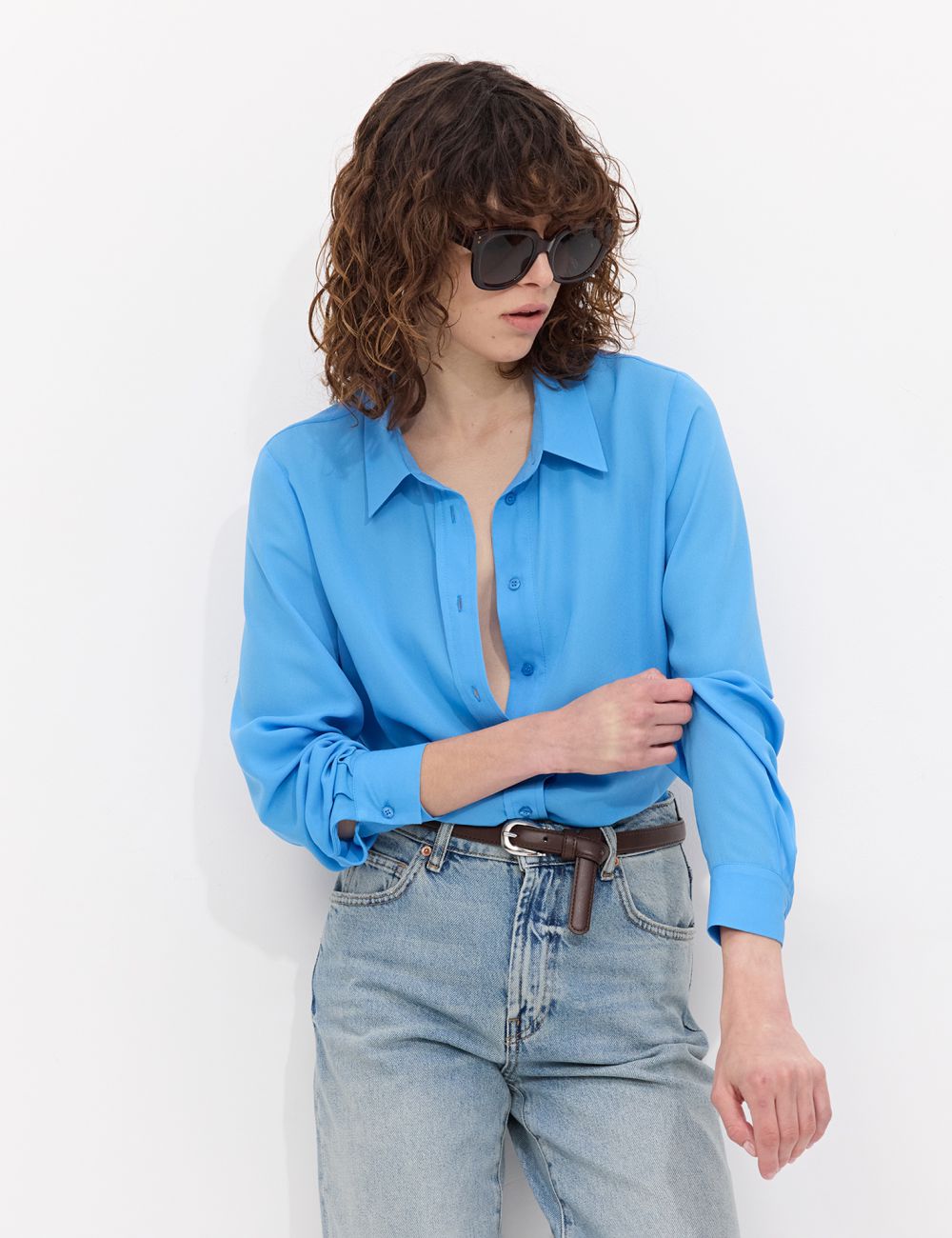 חולצה מכופתרת