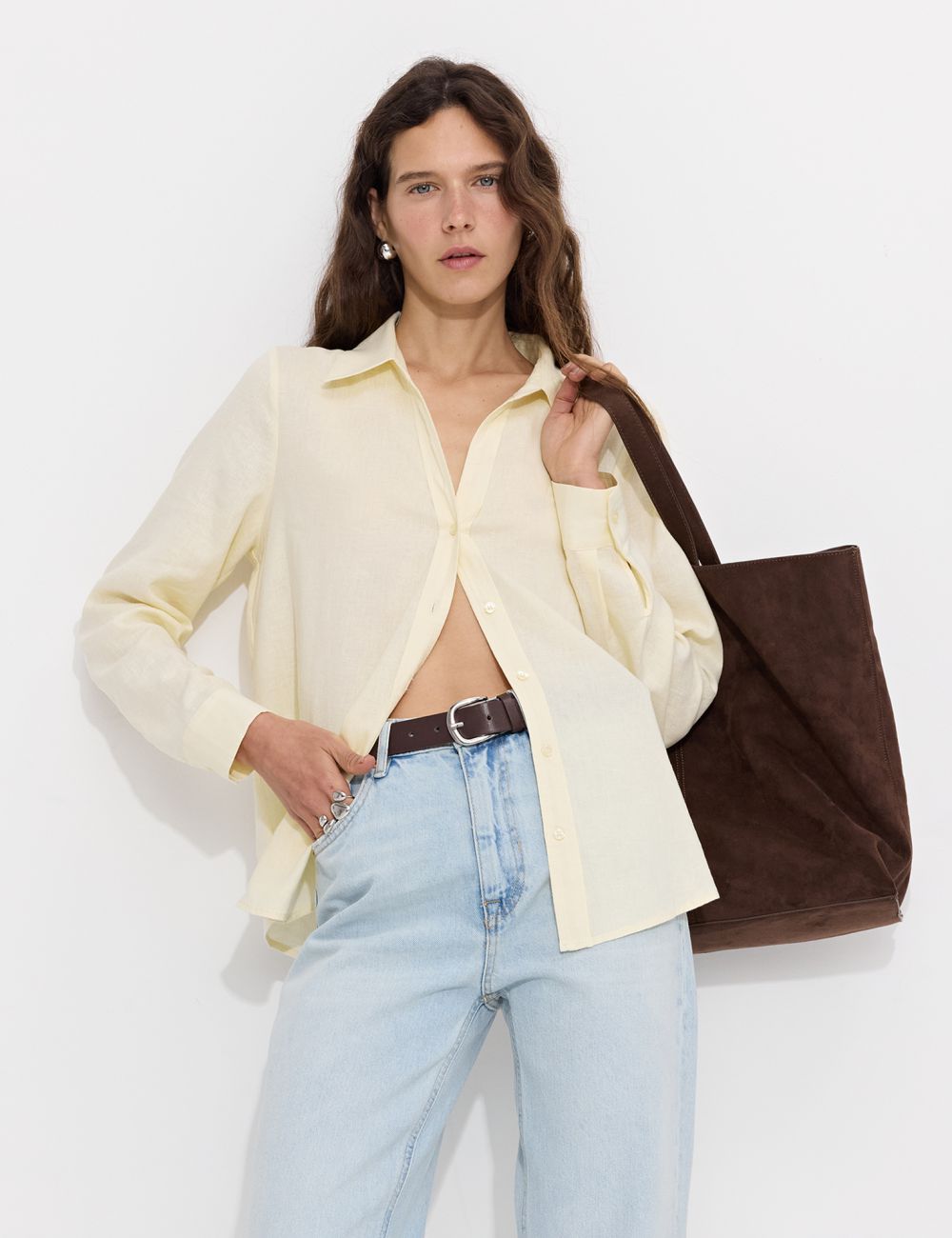 חולצה מכופתרת במראה פשתן