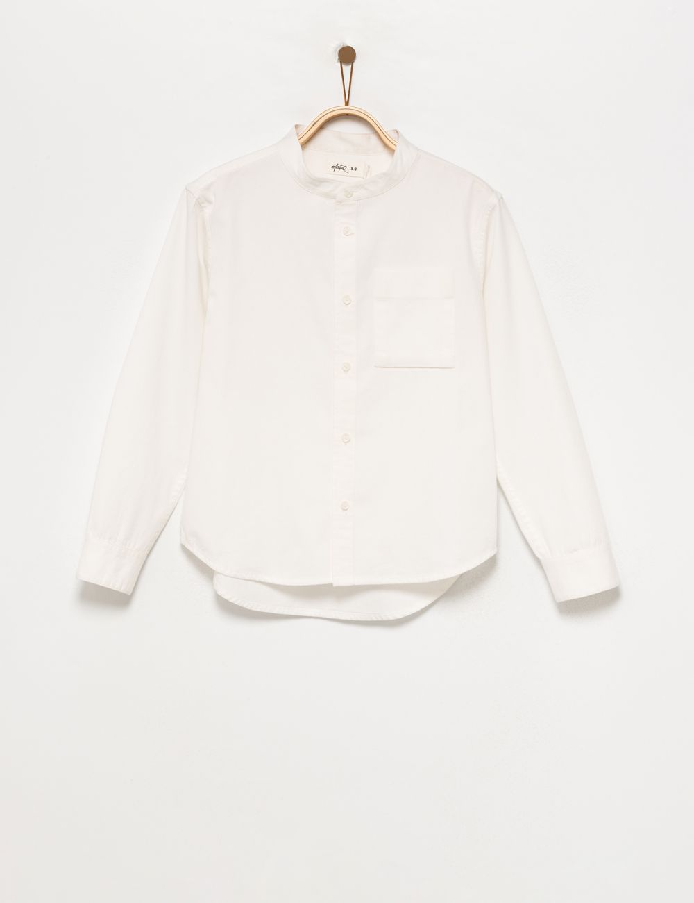 חולצה מכופתרת עם צווארון סיני