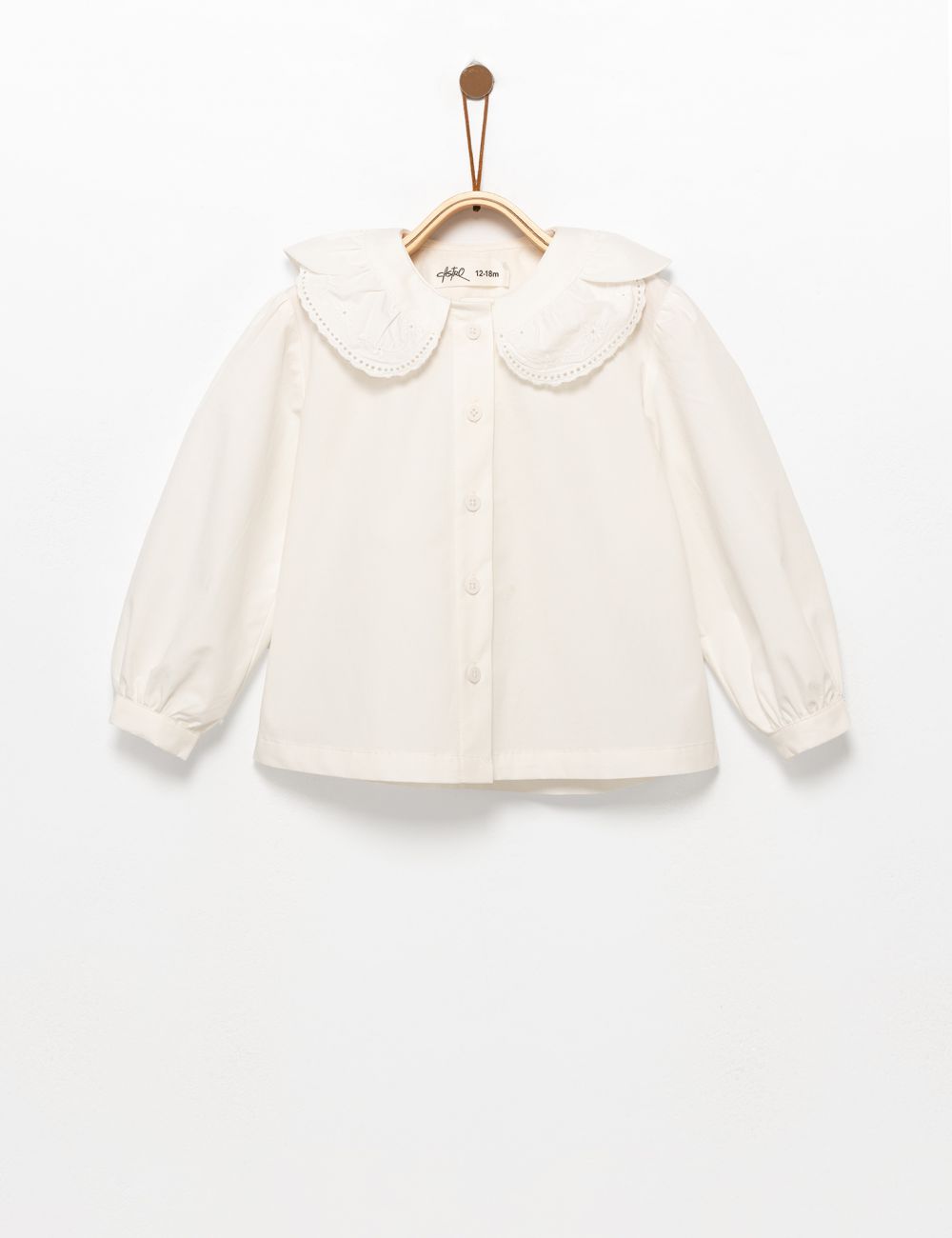 חולצה עם צווארון