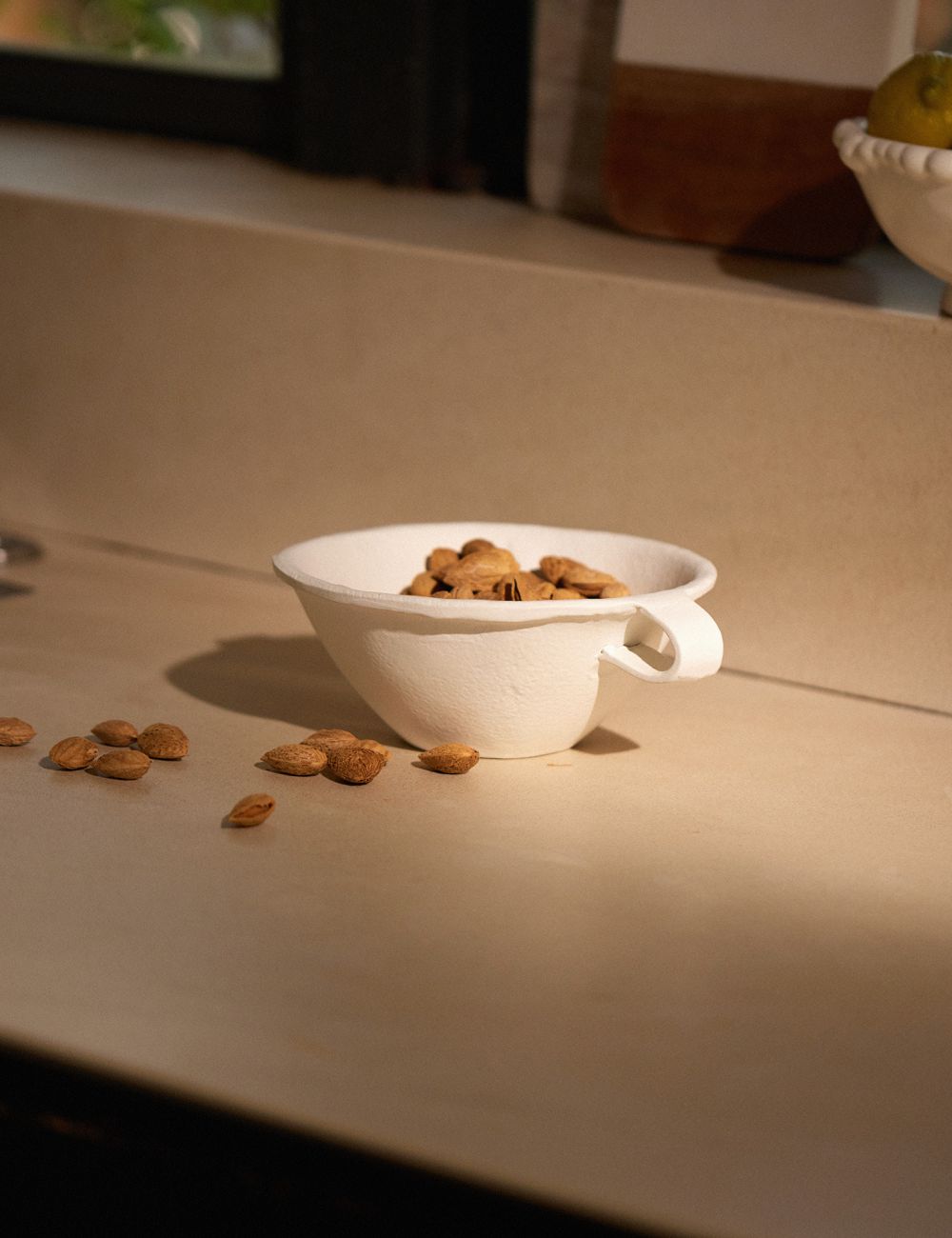 קערה דקורטיבית עם ידיות