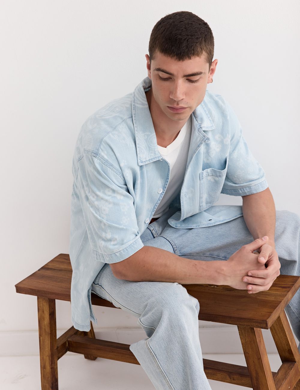 חולצת ג׳ינס מכופתרת קצרה