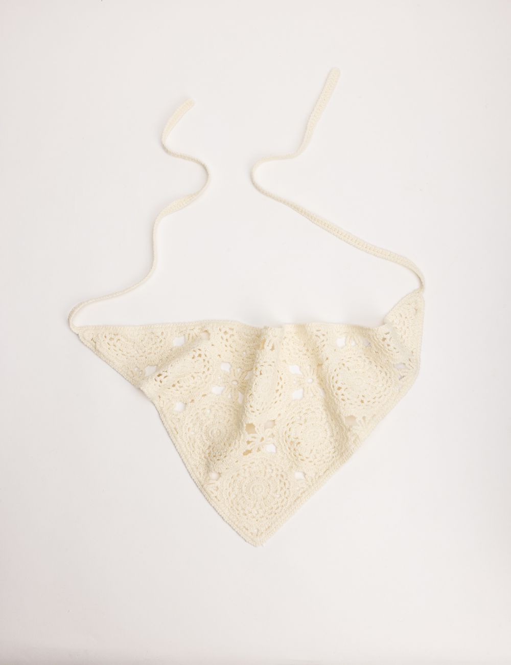 מטפחת משולשת רקומה