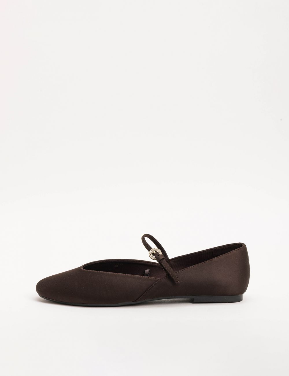 בלרינה עם באקל מעוטר