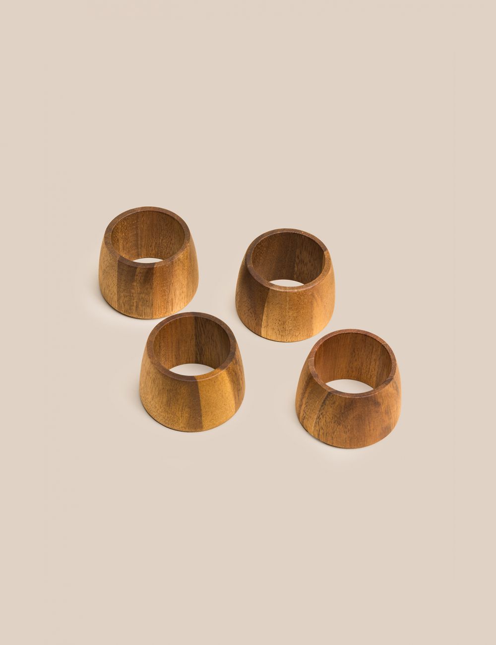 סט 4 חבקים מעץ למפיות