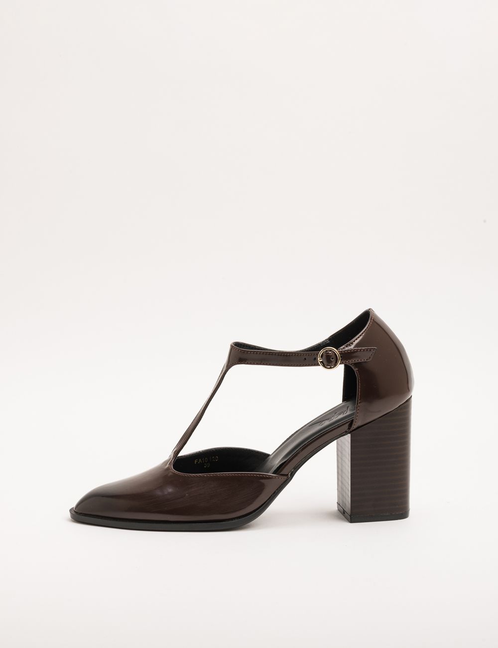 מרי ג׳יין עם חרטום מחודד