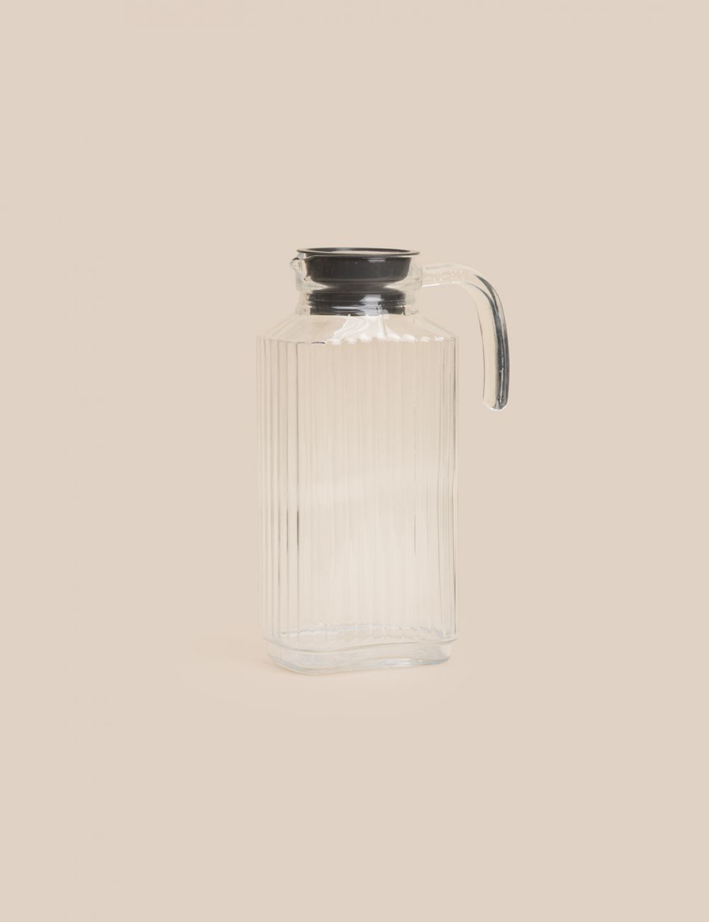 קנקן שתיה קרה  עם מכסה 1.8 ליטר