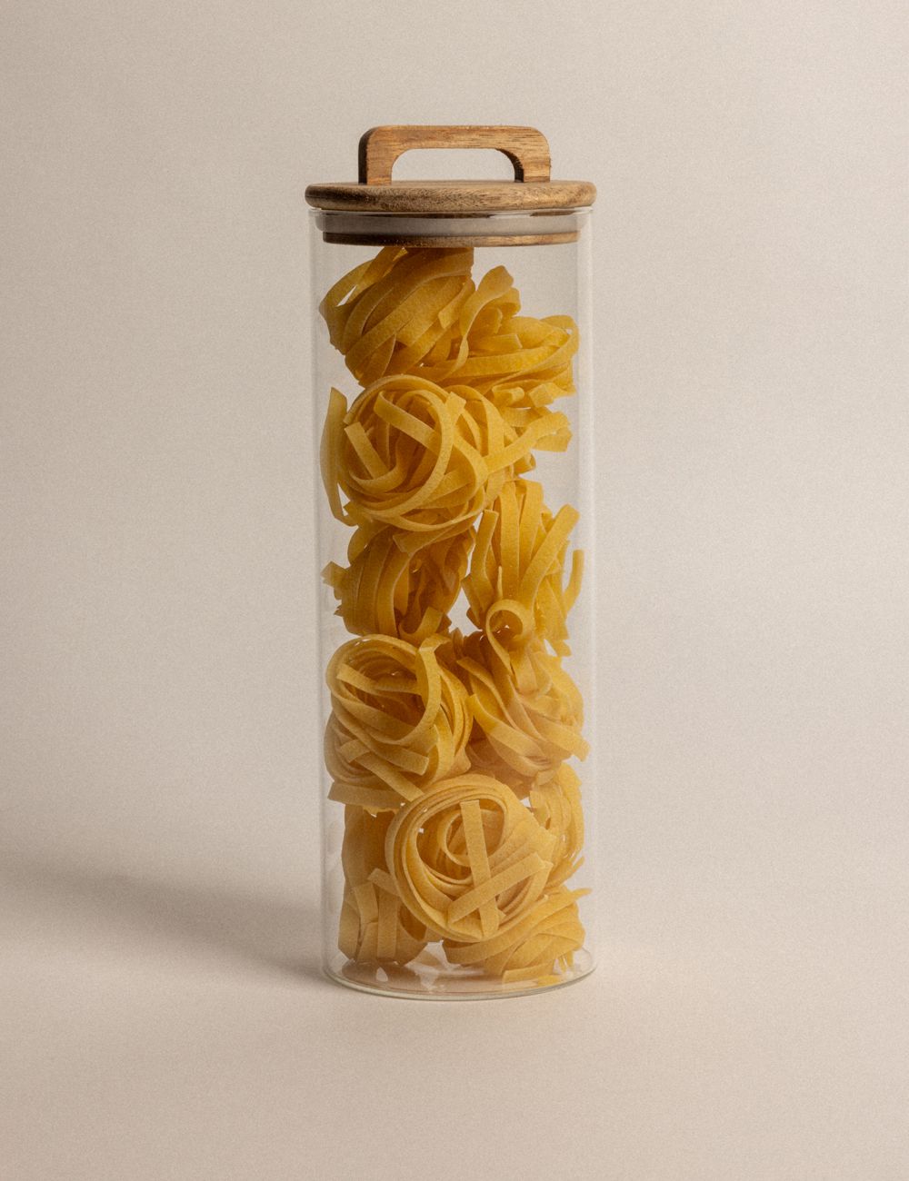 צנצנת זכוכית עם מכסה וידית עץ השיטה 1700 מ”ל