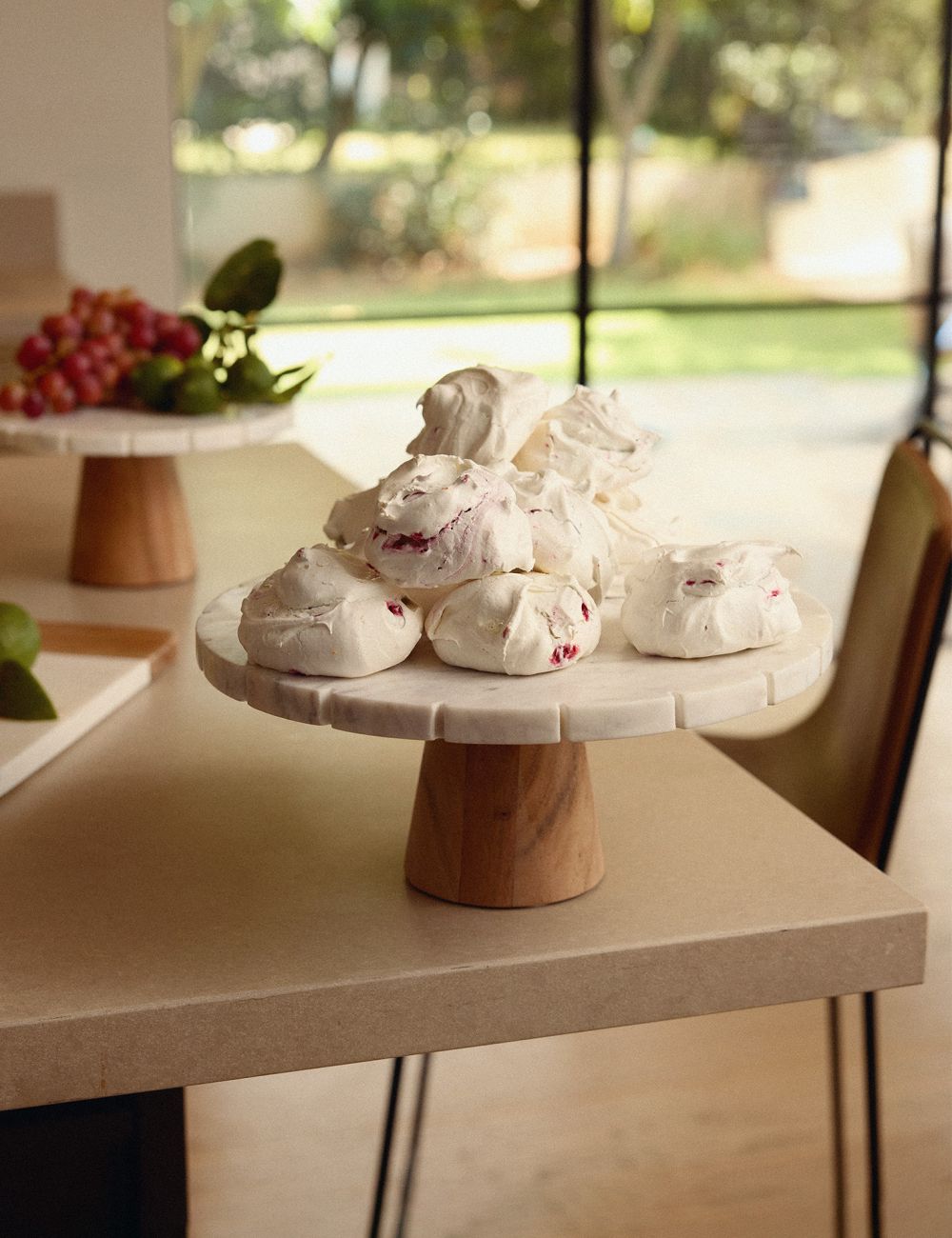 מגש לעוגה על רגל משיש 25CM