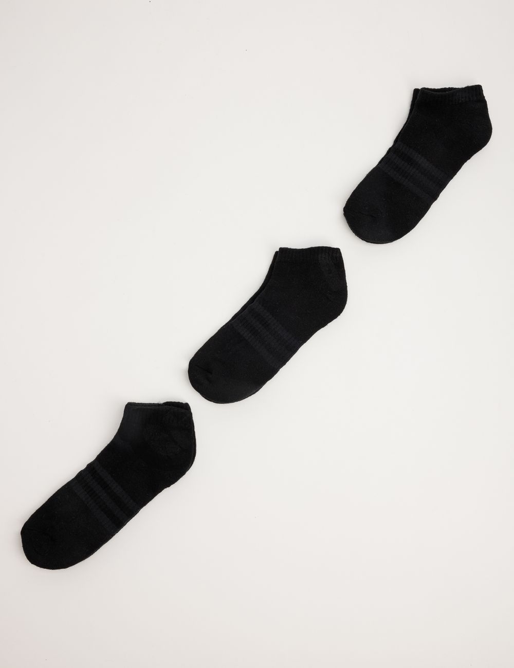 מארז שלישיית גרבי עקב ספורטיביות בייסיק