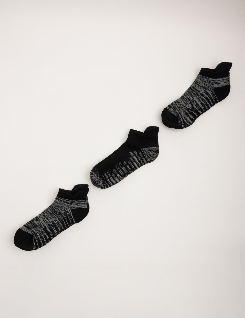 מארז שלישיית גרבי עקב ספורטיביות שני צבעים