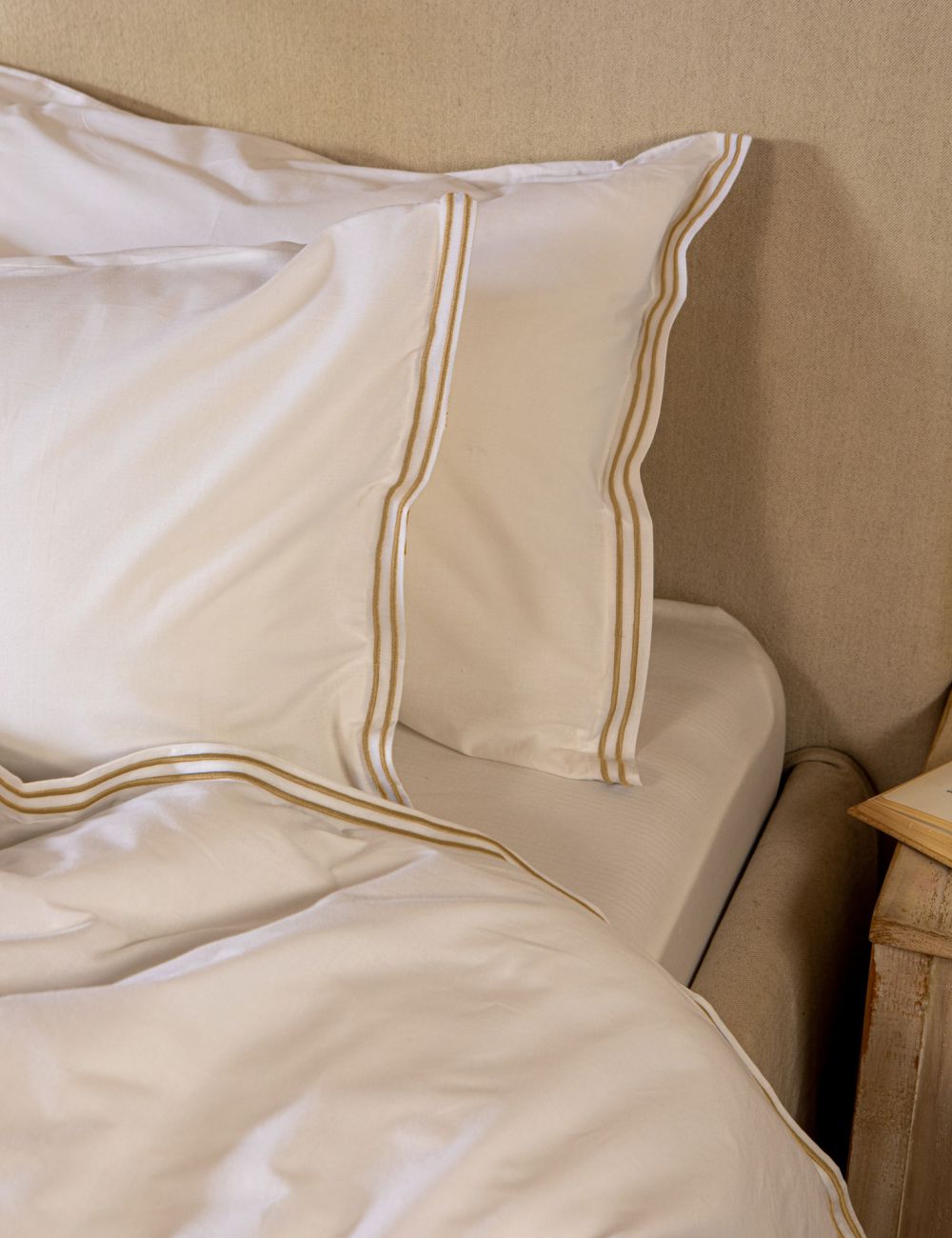 ציפה לשמיכה ברקמת שני פסים