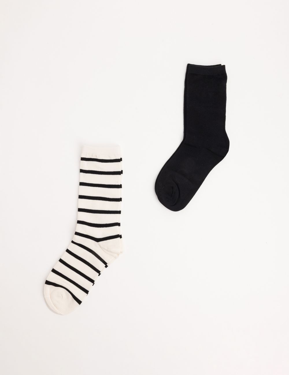 גרבי פסים וחלקים משולבים